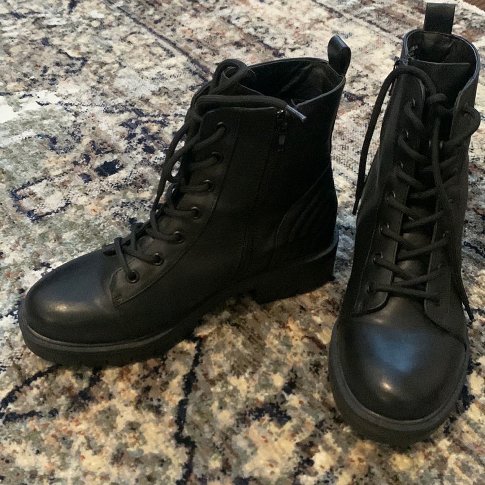 Mia combat boot never worn, new without box
